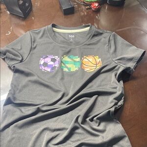 DSG Gray Short Sleeve Graphic Tee- Size Large 14